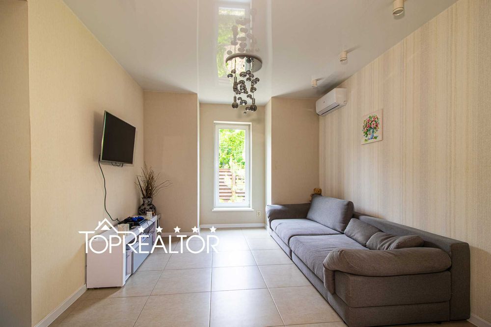 Продам 2-поверховий будинок з ремонтом Флорінка-2 (Флоринка)