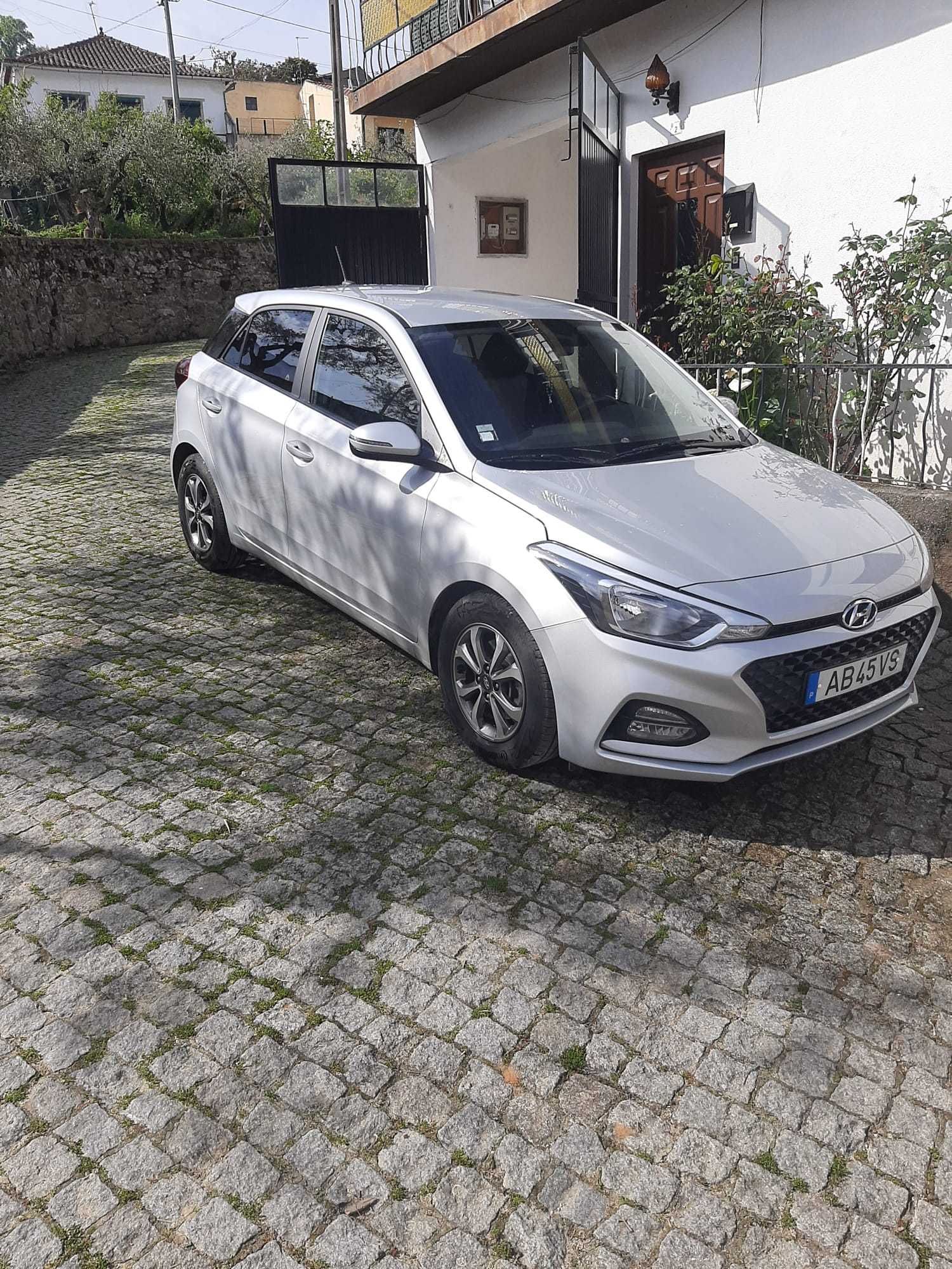 Vendo carro Hyundai y20 16 válvulas