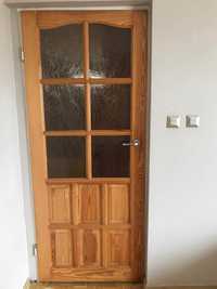 drzwi z litego drewna