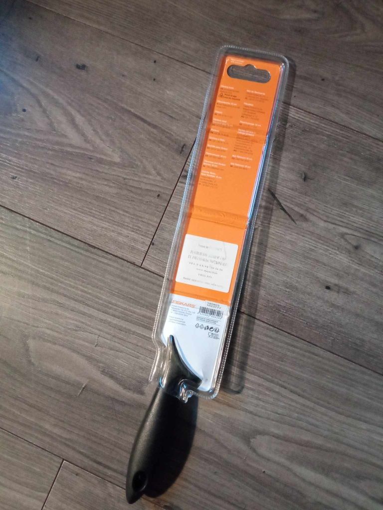 Nowy nóż do filetowania Fiskars