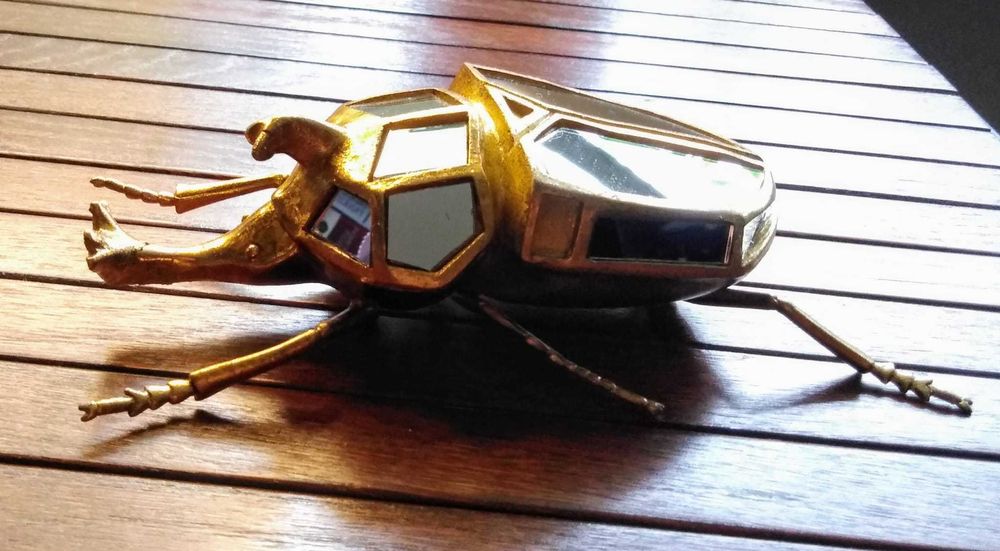 Figurka dekoracyjna chrząszcz skarabeusz żuk lustro Beetle Mirror