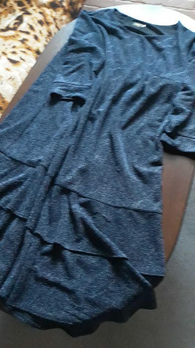 Sprzedam suknie kolor granatowy ładna