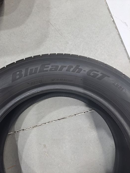 4 pneus "novos" 205 60 R16 Yokohama BluEarth-GT