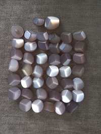 Guziki perłowe w kształcie stożka kpl 42 sztuki
