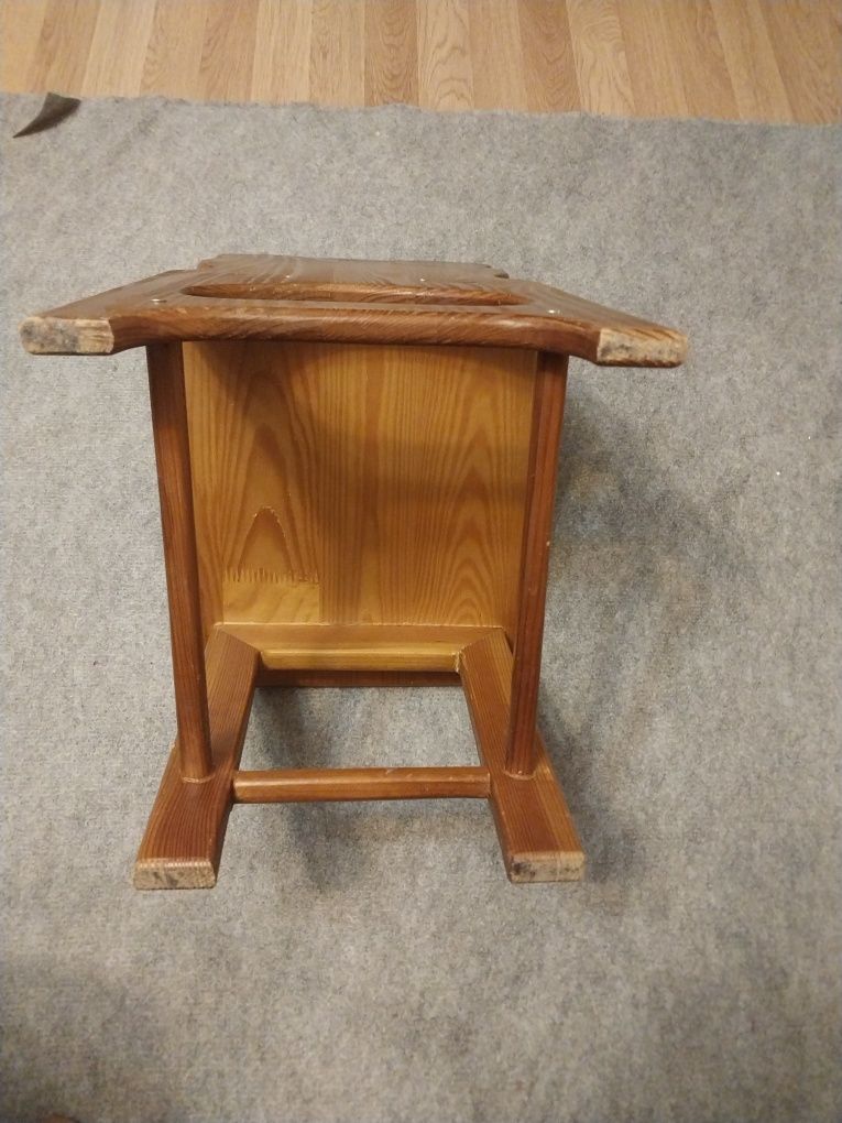 Деревяний детский стул