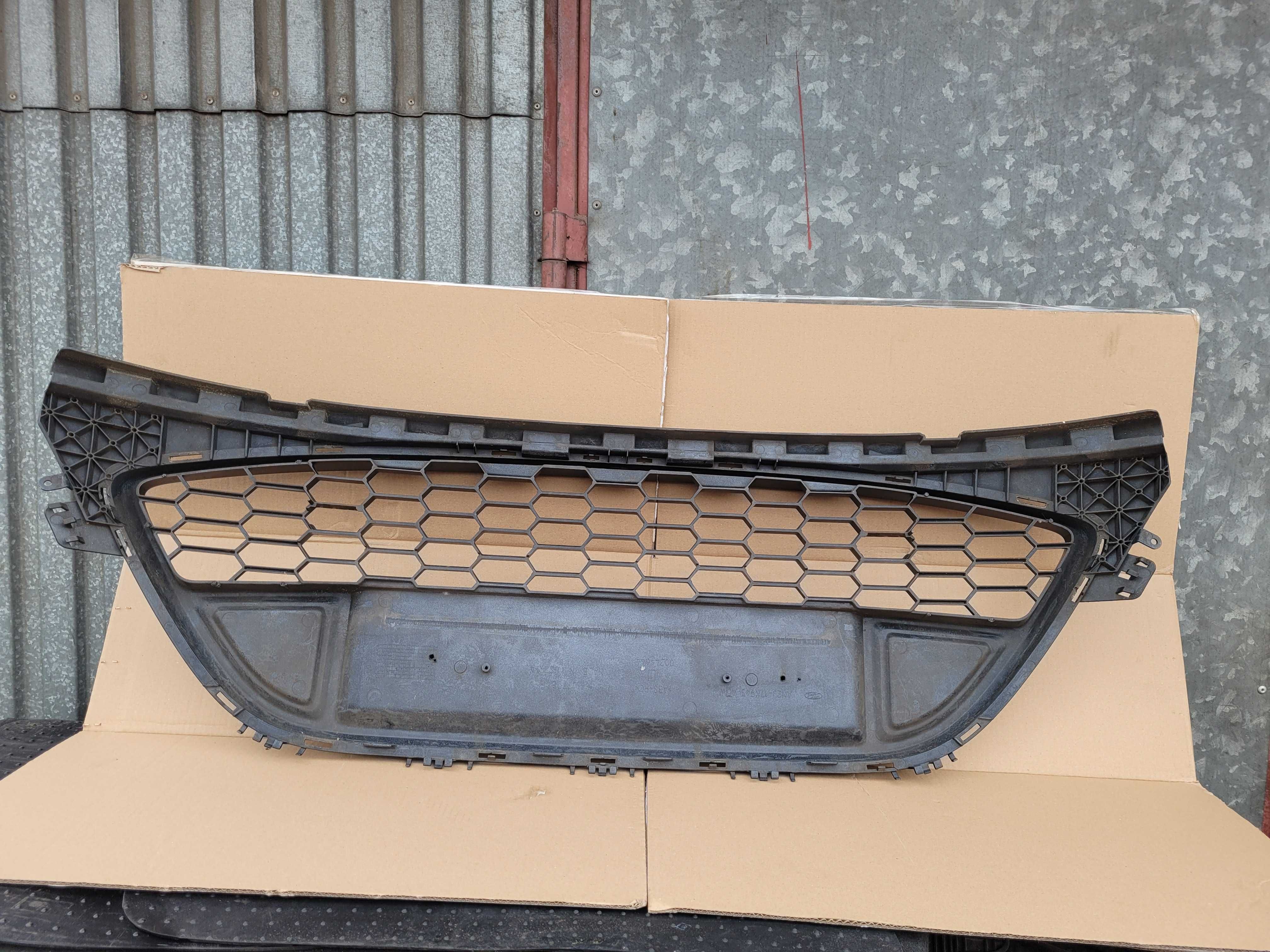 Ford S-MAX Titanium Kratka zderzaka /Grill AM2J-17K945 ADW