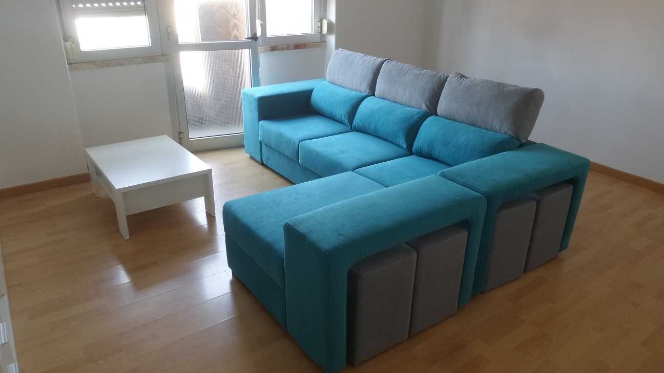 Sofa chaise reversivel + 4 puffs + BAÚ NOVO