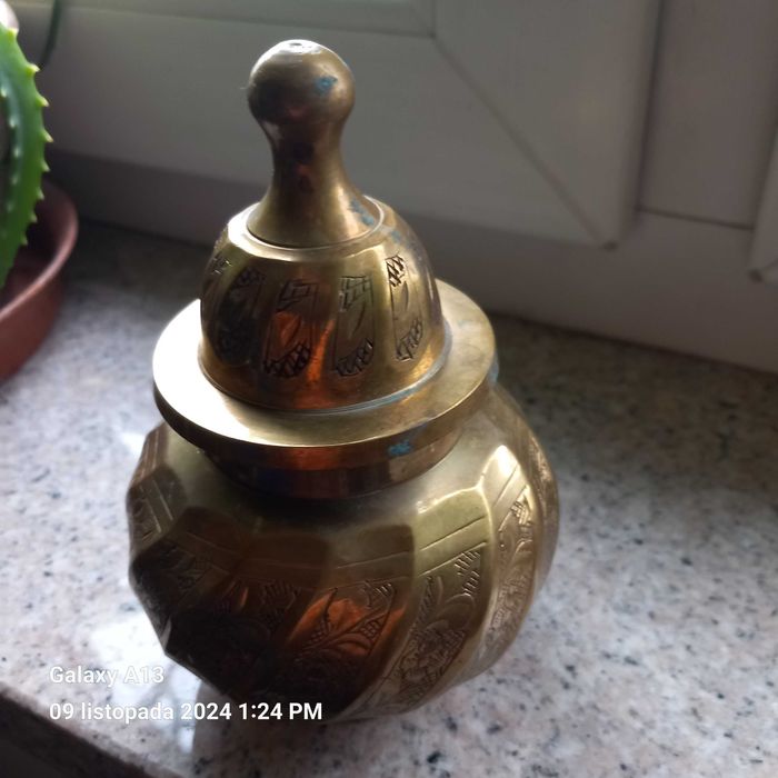 Mosiądz z Indii dzbanek