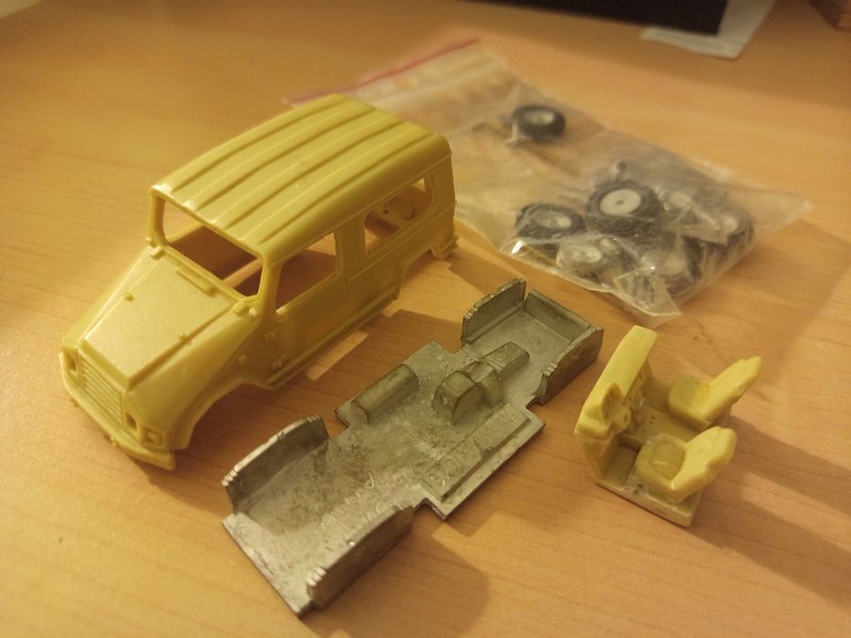 Raríssimo Kit UMM 1/43 Minitrucks