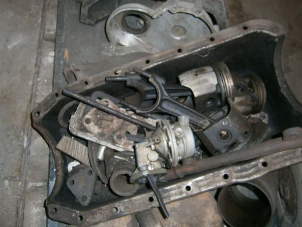 Двигун розібраний на ГАЗ 21