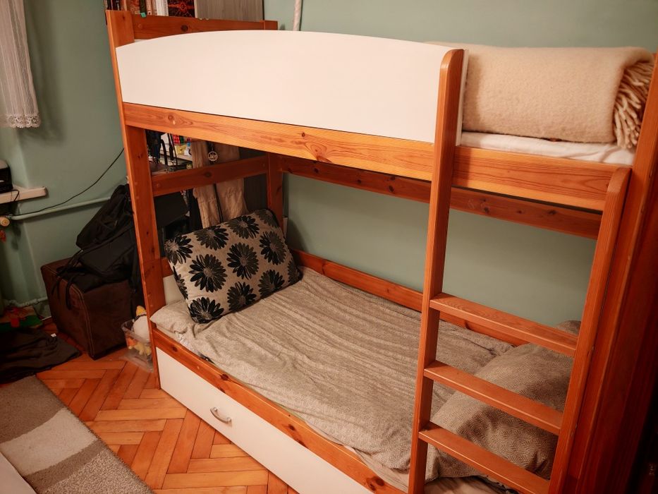 Łóżko piętrowe drewniane