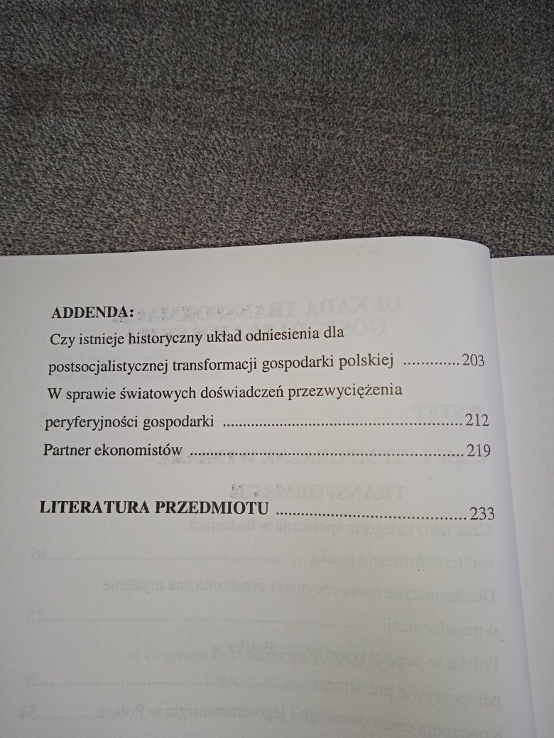 Dekada transformacji gospodarki polskiej Henryk Chołaj