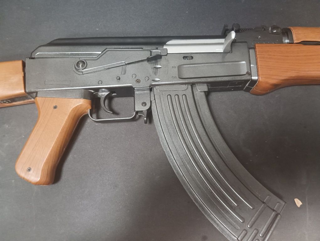 Ak 74 стреляет пластиковыми пульками