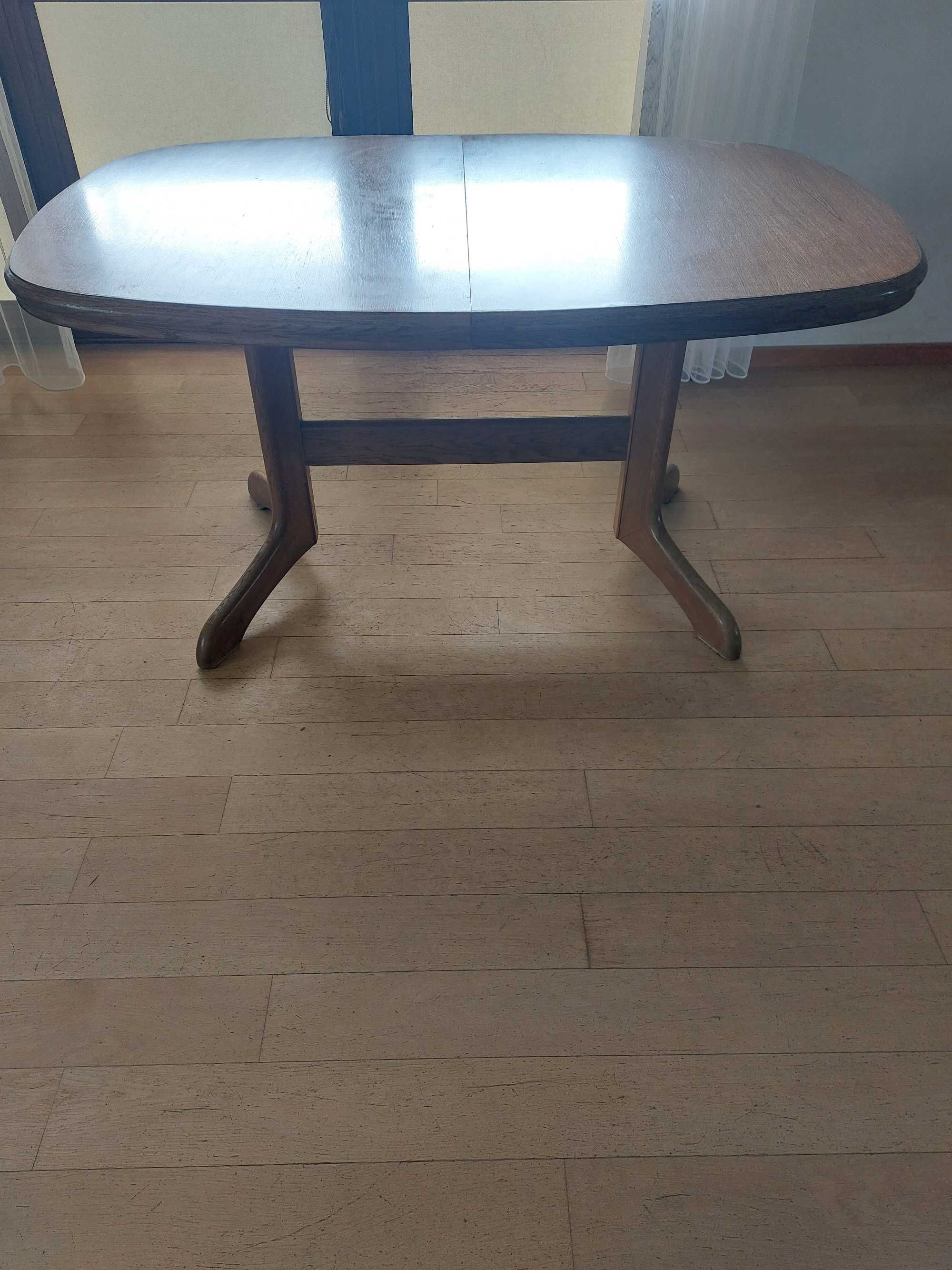 Dębowy stół z kompletem 6 dębowych tapicerowanych krzeseł