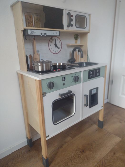 Kuchnia drewniana dla dzieci
