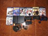 Ps2 com comandos, cabos, jogos, e cartão de memória