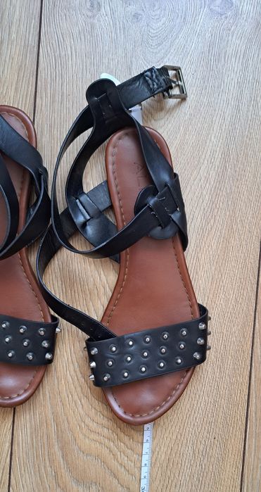 Sandały damskie ALDO w rozmiarze 36, czarne z ćwiekami, skóra.