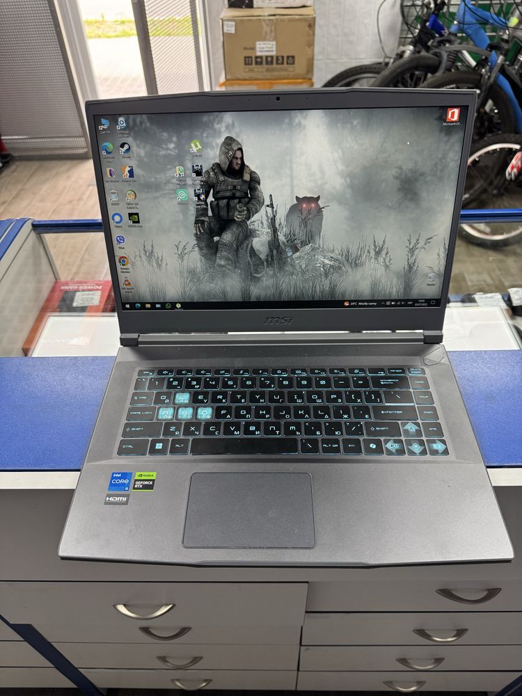 Ноутбук ігровий MSI Thin 15 B12V