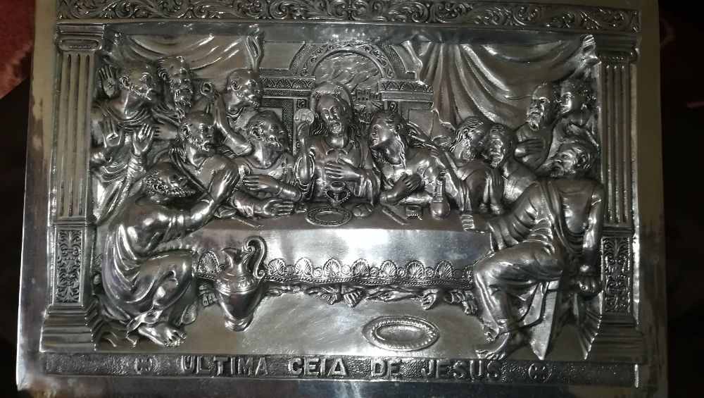 Placa antiga de estanho em relevo "Última Ceia de Jesus"