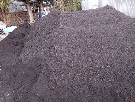 Ziemia czarnoziem pH 5,5 - 6,5, idealna pod warzywa trawniki rabaty !
