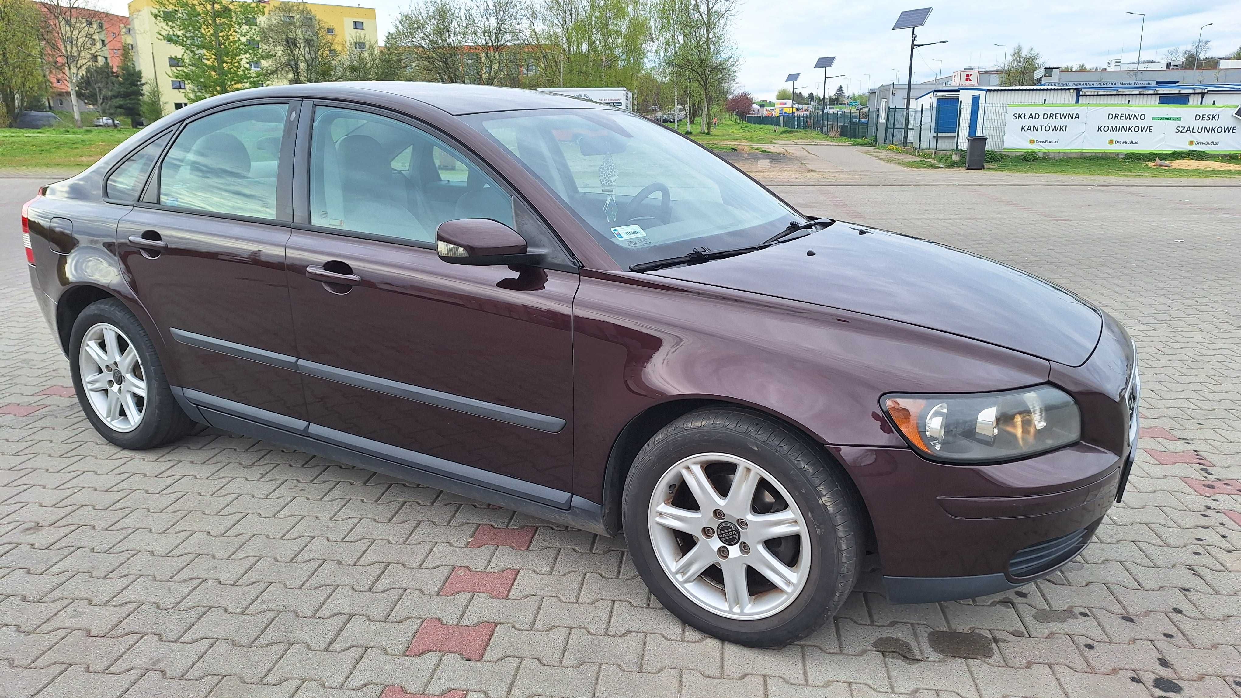 sprzedam volvo s40 z gazem gotowy do jazdy