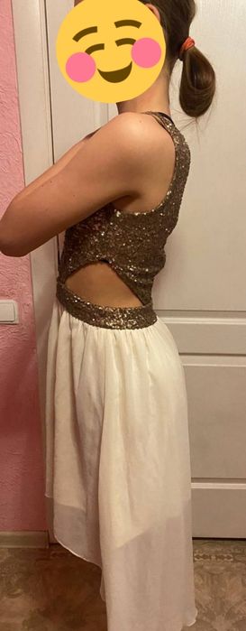 Плаття в паєтках