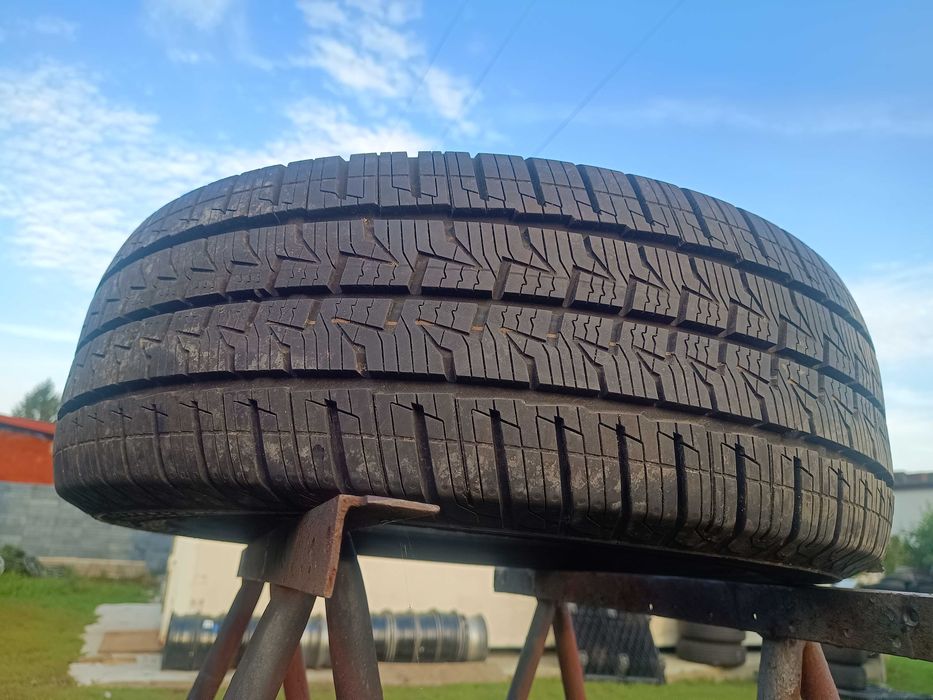 Opona całoroczna Continental VanContact 4seazon 215/65R16C z 2023r