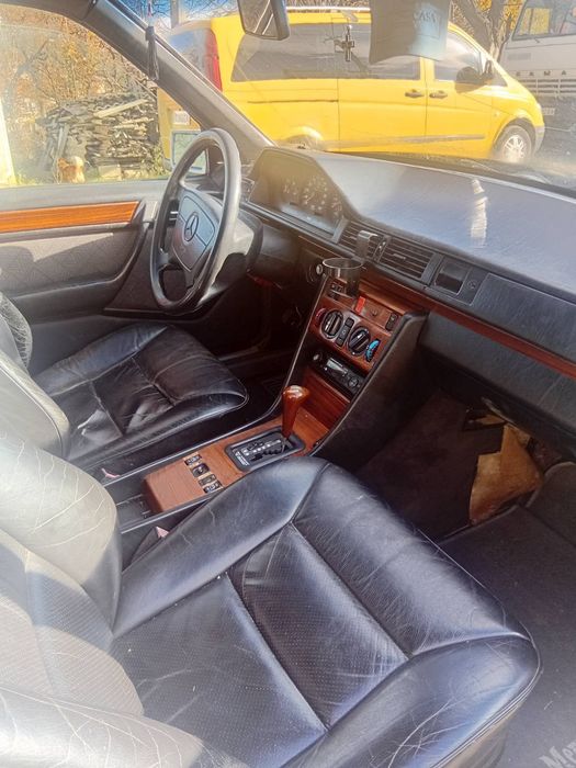 Мерс 124 220 бензин/газ автомат