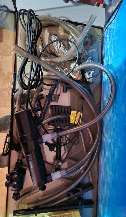 Akwarium z osprzętem