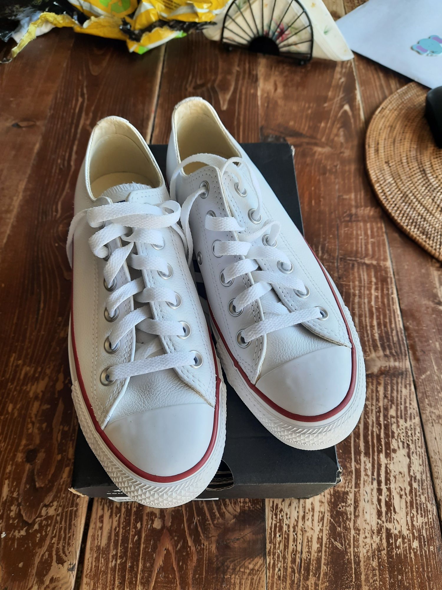 Nowe trampki skórzane białe Converse r. 37.5