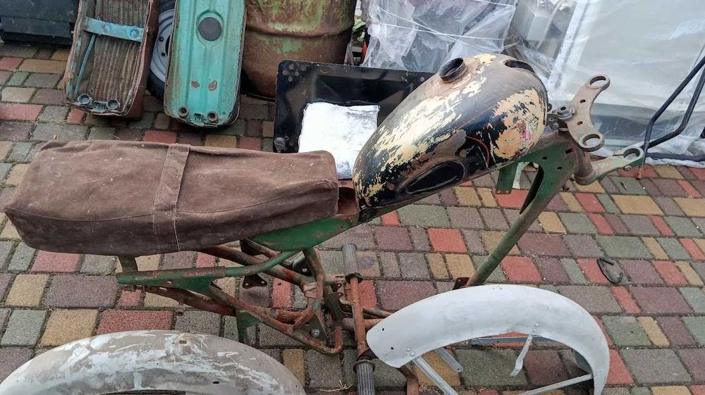 мотоцикл Минск м3 в разобраном виде.