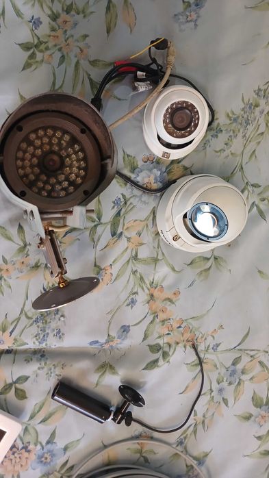 камери відеонагляду вуличні нічні кольорове зображення