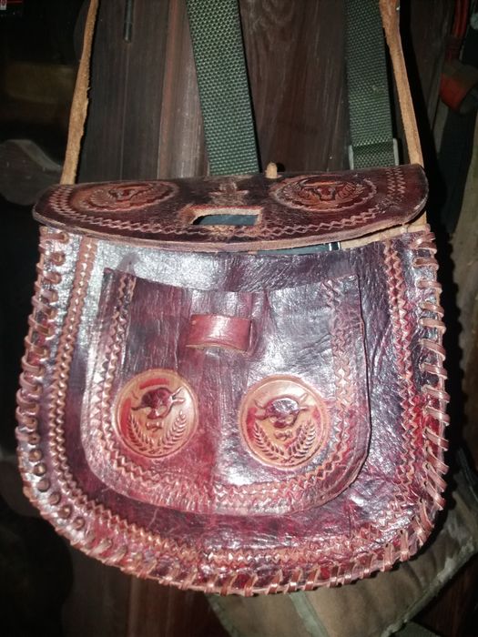 Torba skórzana bordowa ozdoby myśliwskie