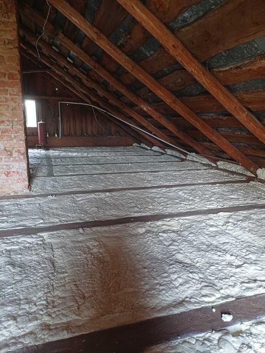 Ocieplanie piana pur, docieplenie poddasza, ocieplenie dachu,piana PUR