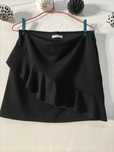 Mini saia, tamanho M, 5€ , Zara