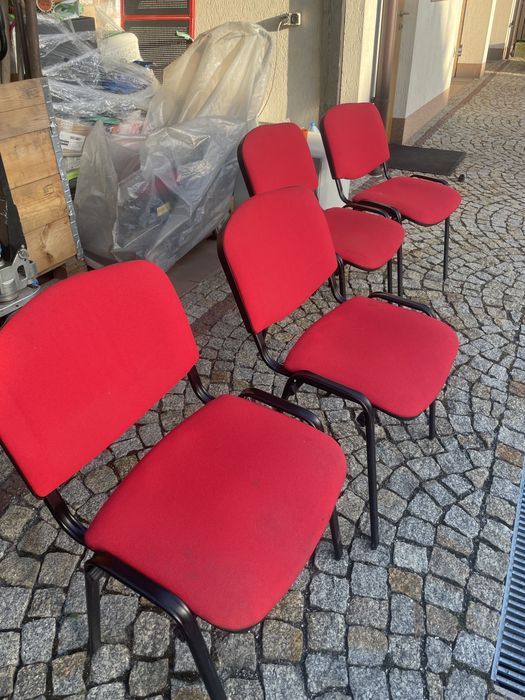 Krzesła do biura kolor czerwony