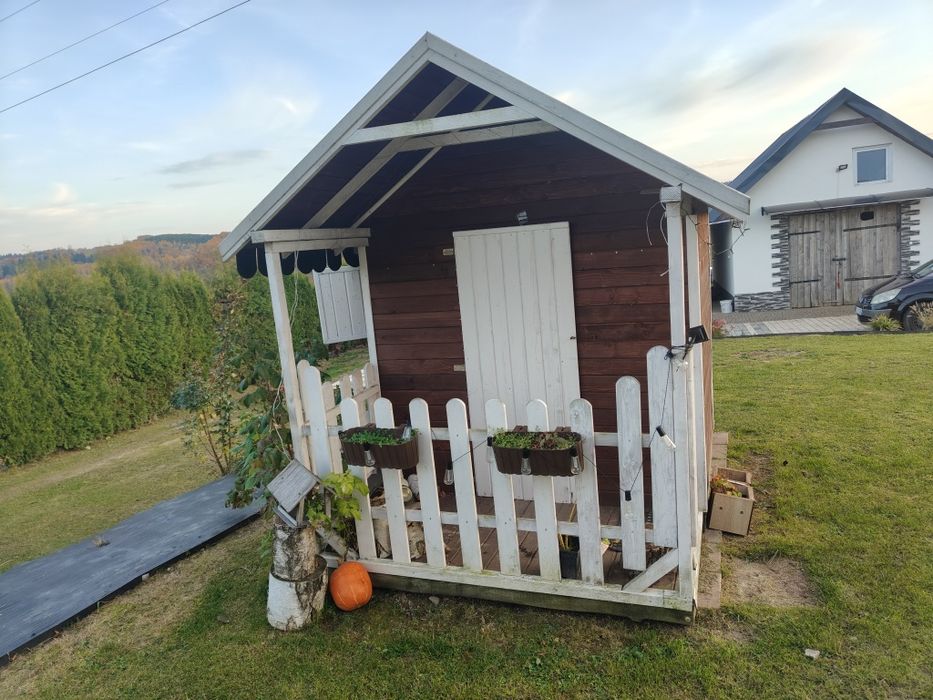 Domek drewniany dla dzieci