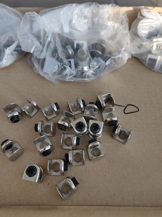 Меблева фурнітура d 25 для скла і супутні товариі товари