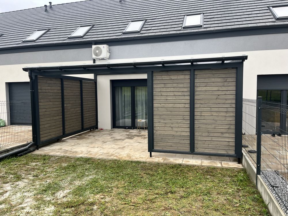 Zadaszenie tarasu z drewna pergola ruchome deseczki