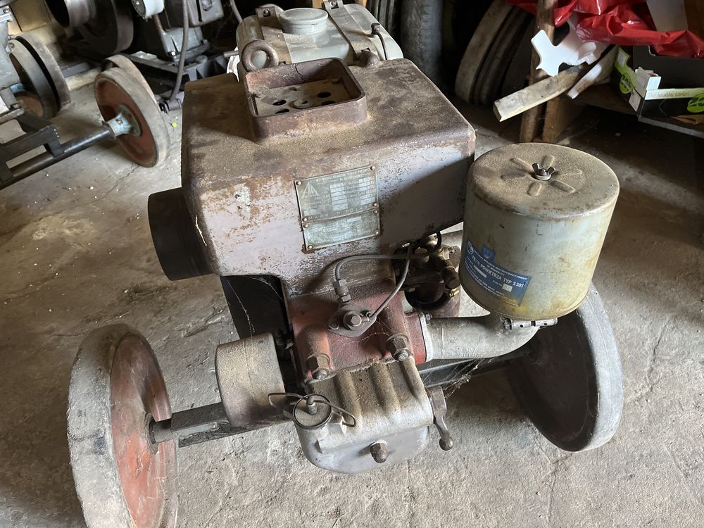 Silnik spalinowy Typ S 231 super stan z wozkiem