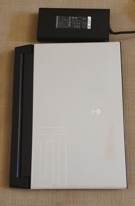 Ноутбук Dell Alienware Rtx 2070 i7 9750H 16gb Ram 1Tb Ssd 4K