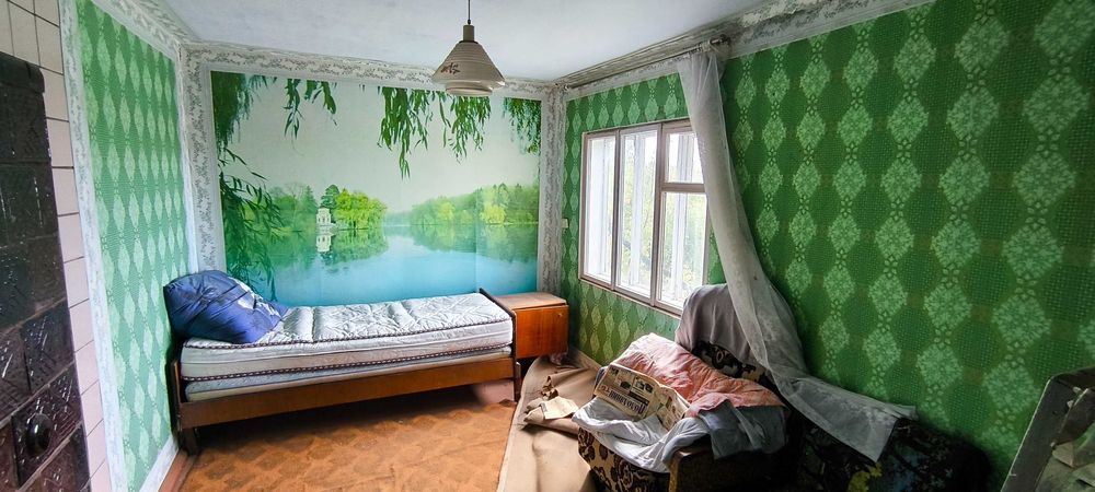 Дачний будинок з землею