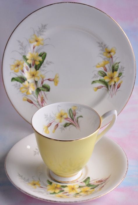 zestaw śniadaniowy porcelana Royal Albert