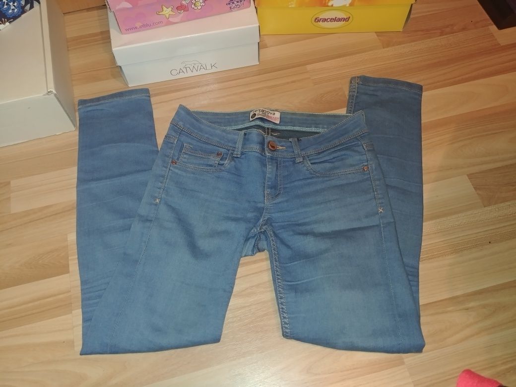 Spodnie Jeansy niebieskie rozmiar S, Terra Nova