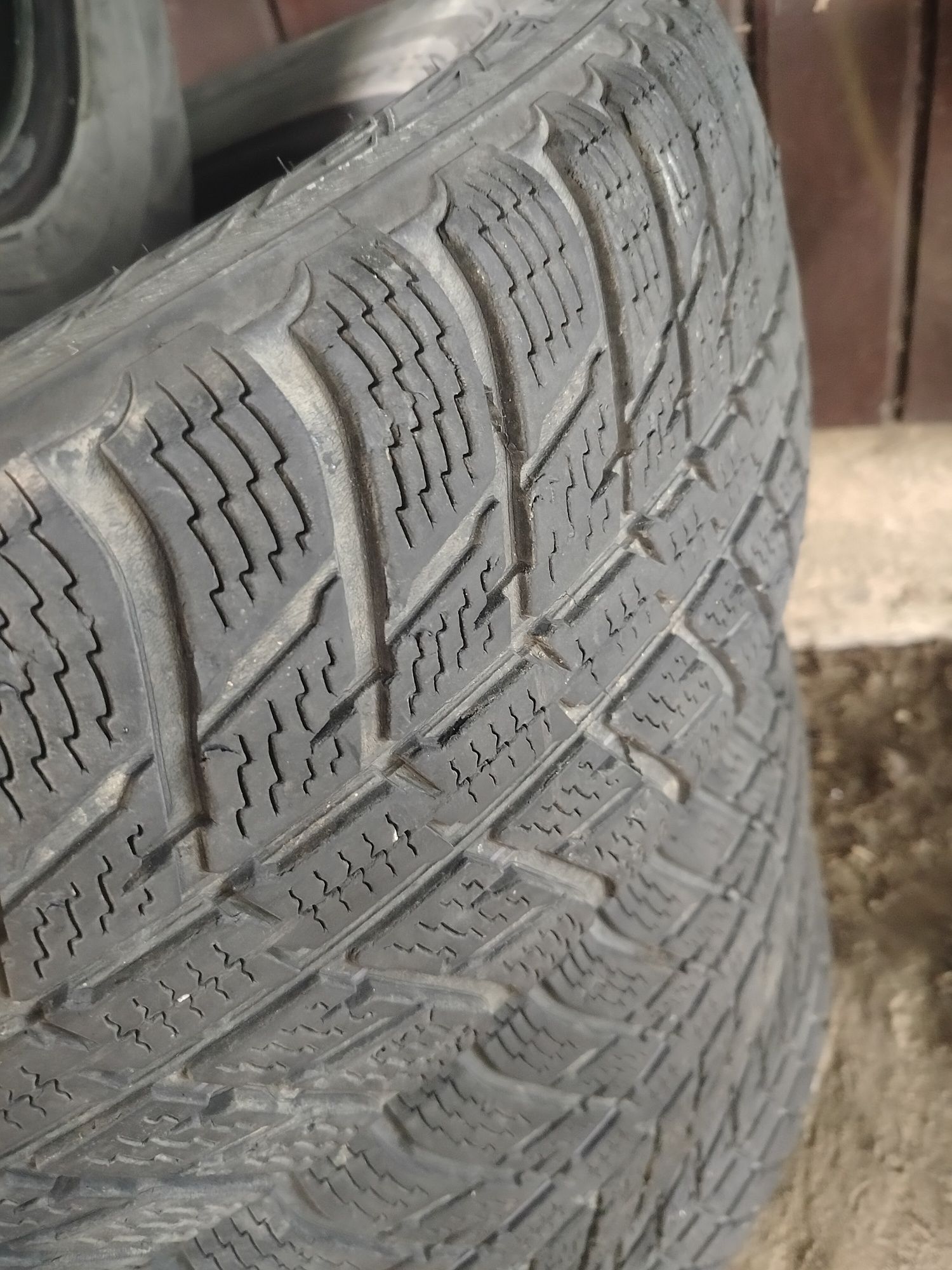 Opony zimowe 225/65/17 Nokian
