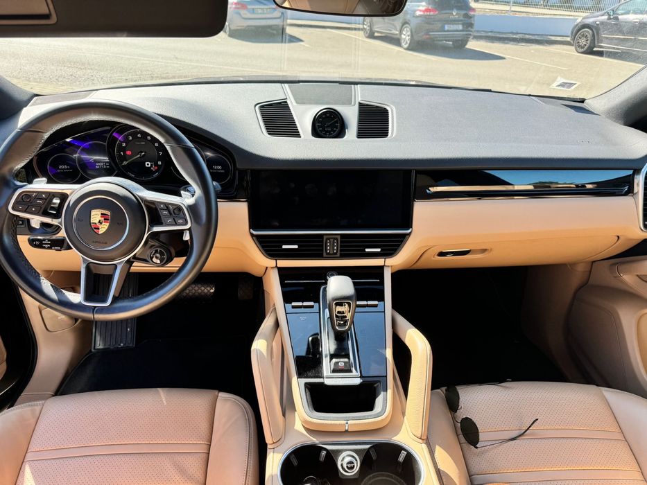 Porsche Cayenne Coupé E-Hybrid 73K