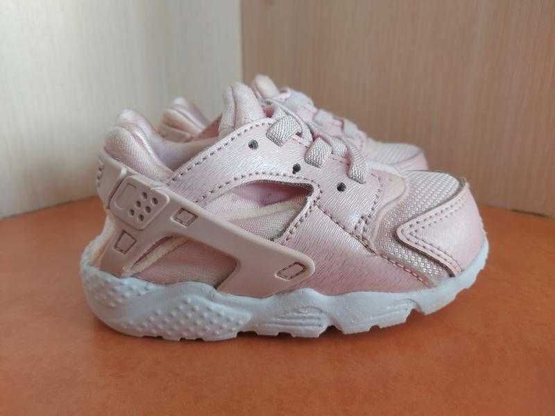 Дитячі кросівки nike air toddler girls huarache run se sneakers