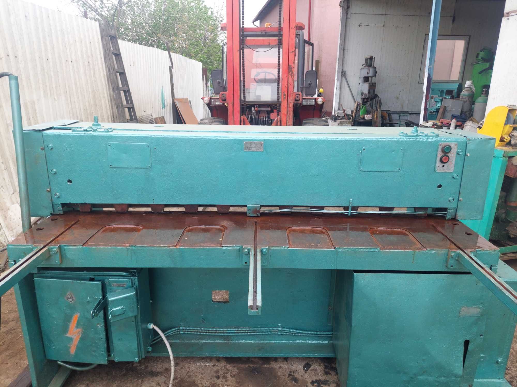 Gilotyna  do blachy ng 3 x 2000