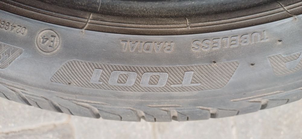 BRIDGESTONE 225/40R18 92W , pojedyńcza opona letnia.