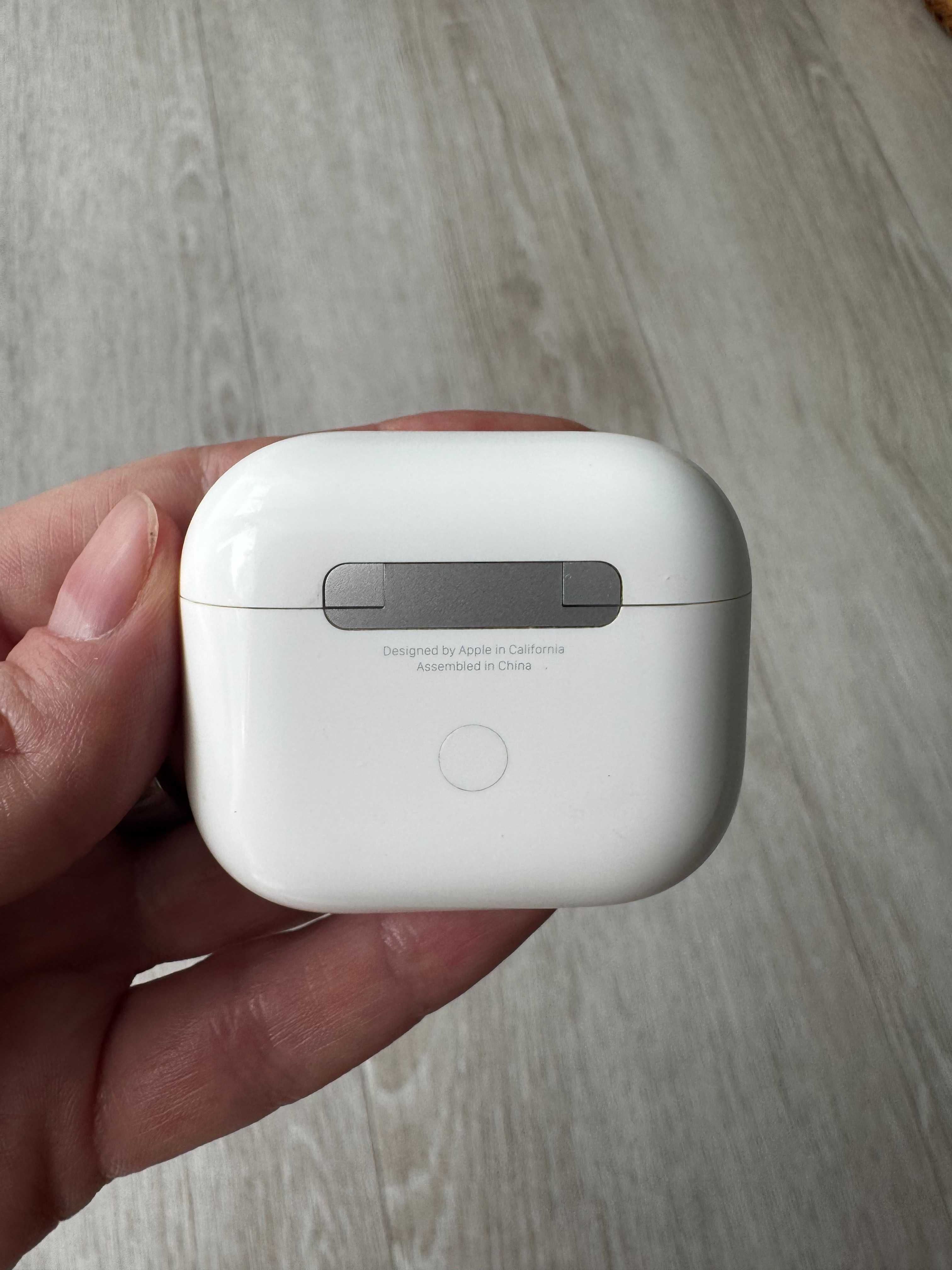 Oryginalne Etui / Box do Ładowania Apple AirPods 3 Gen - Model A2566